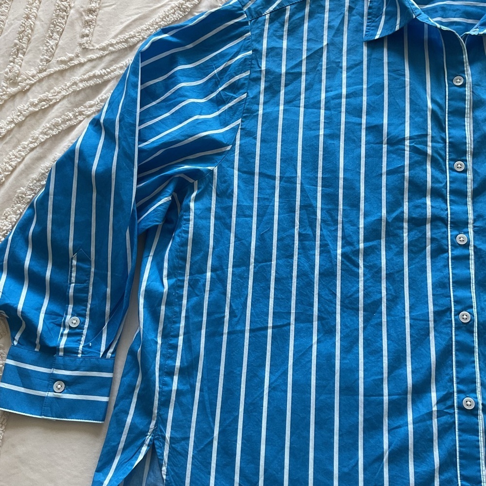Aerie Striped Button-Up in Blue and White XS - Picture 8 of 10